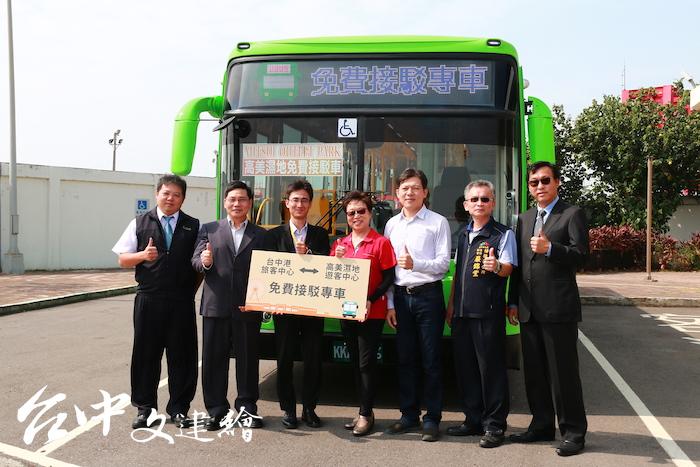 三井台中港outlet 免費接駁車 直通高美濕地啦 台中海線旅遊更便捷