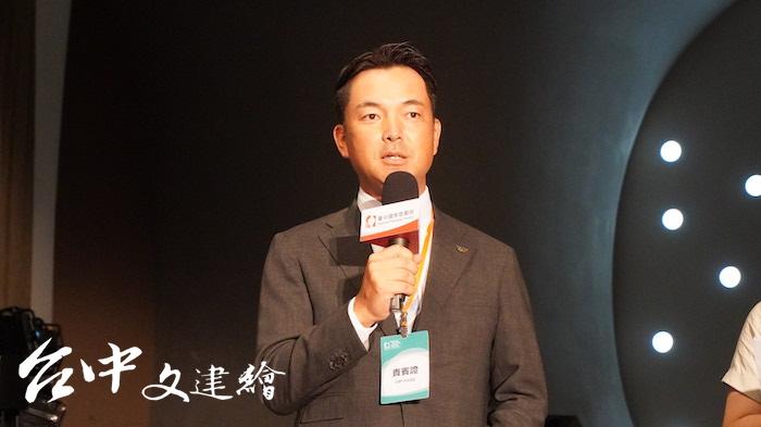 台灣松下電器整合方案事業執行長今西雅也(Imanishi Masaya)表示,此次為 Panasonic 首次嘗試在 19 公尺上的曲牆進行投影,難度頗大。(攝影:謝平平)