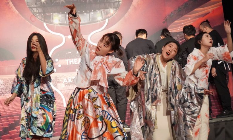 「寺山修司來訪/狂人教育」故事圍繞在一個貴族家族中,書寫人類社會對於 「瘋狂」、「異樣他者」的恐懼。(攝影:謝平平)