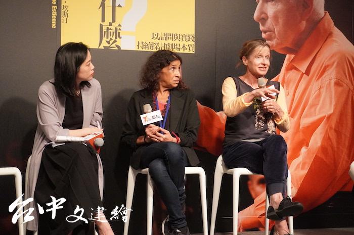 中為 凱瑟琳.亨特(Kathryn Hunter),右為 海莉.卡邁克爾( Hayley Carmichael )。(攝影:謝平平)