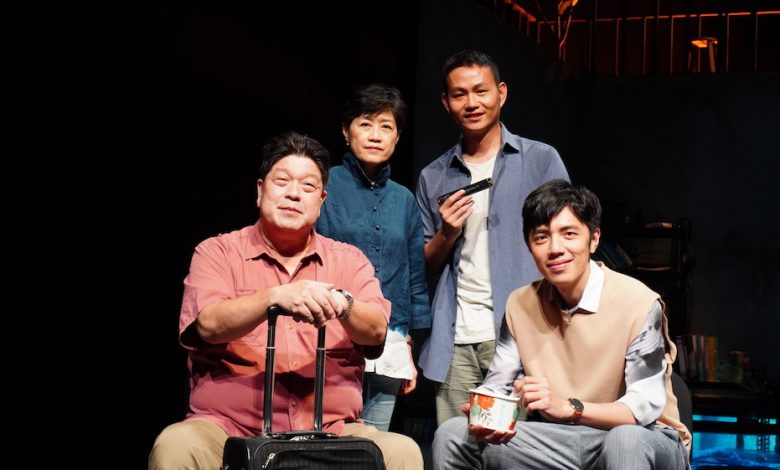 動見体作品「如此美好」在台中國家歌劇院首演。左起羅北安、台中歌劇院總監邱院、導演王靖惇、王希文。(攝影:謝平平)