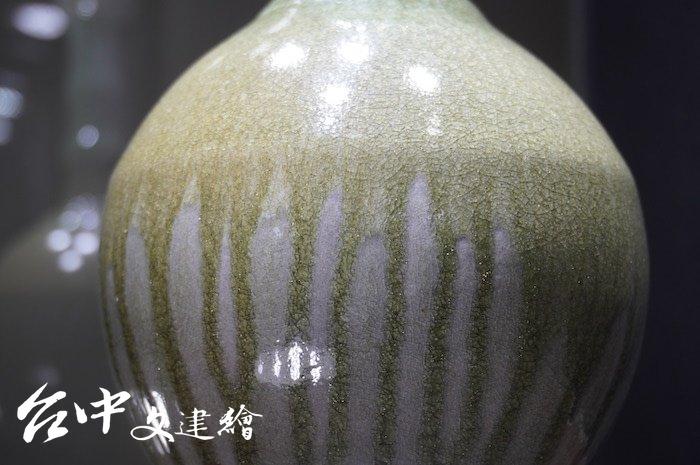 何志隆作品局部。(攝影:謝平平)