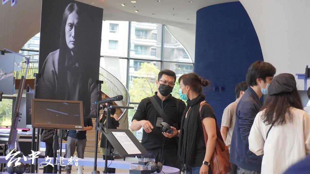 「技術劇場人攝影展」在台中歌劇院展出至12 月 6 日。(攝影:謝平平)