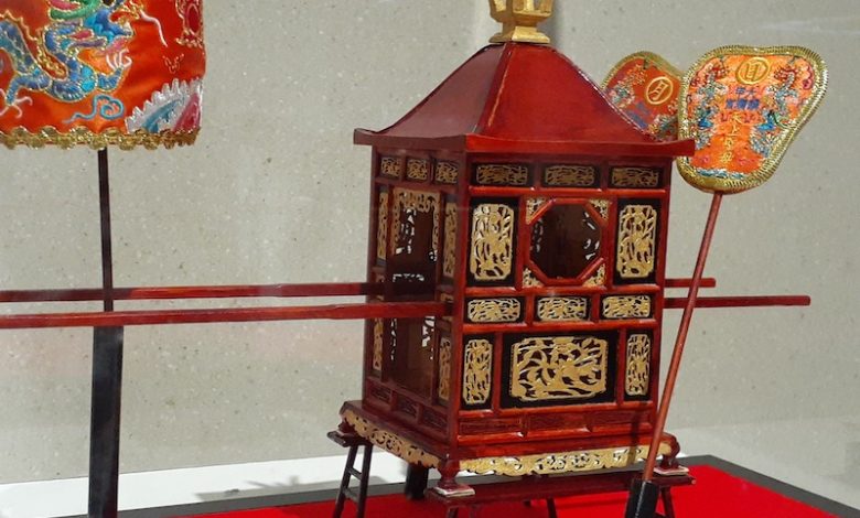 李義雄,大甲媽鑾轎,45公分X26公分X28公分,2014。(攝影:謝平平)