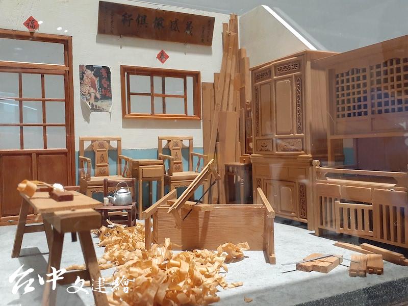 李義雄,義盛傢俱行,45公分X45公分X45公分,2006。(攝影:謝平平)