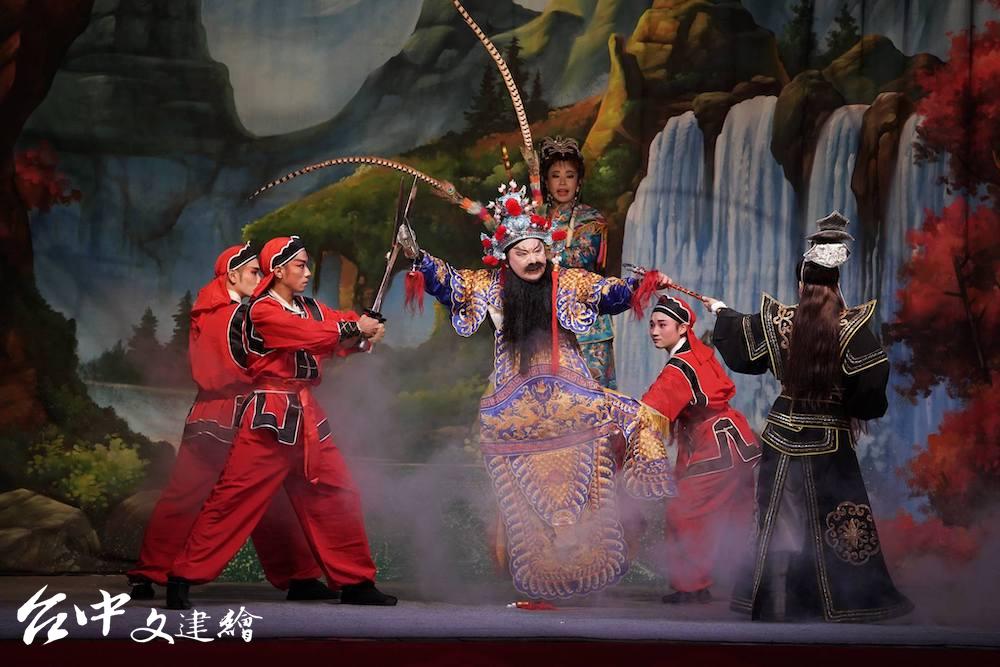 第9屆「台中市表演藝術金藝獎」由國光歌劇團獲獎。(圖:「國光歌劇團」粉專)