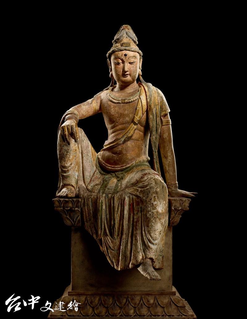 宋木雕加彩觀世音菩薩坐像，估價約 8 億 5, 441萬台幣。（圖：業者提供）