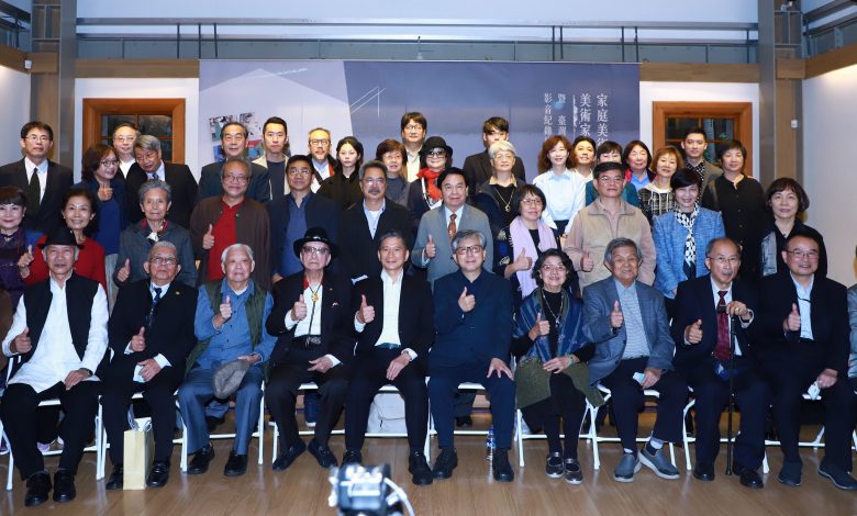 文化部發表美術家傳記叢書與紀錄片,作者群及各界貴賓合影。(圖:國美館)